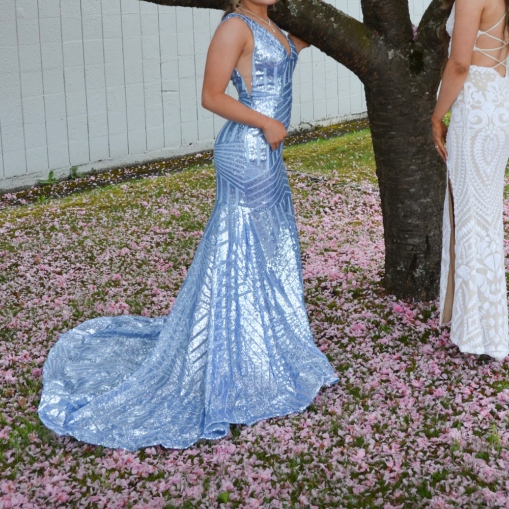 Prom/Homecoming Dress size XS. I am 5’3 and 120 pounds. Wore once.
